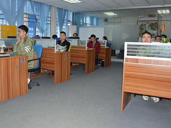 william威廉英国官网机电-办公室一角