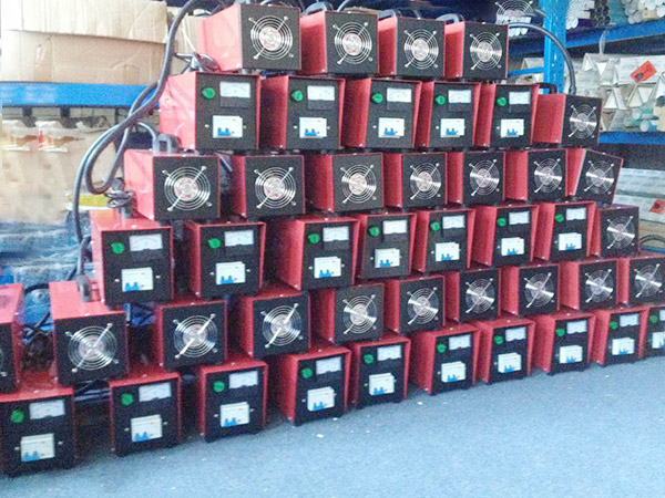 william威廉英国官网机电-仓库一角